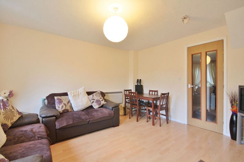 Property photo 2 of 12