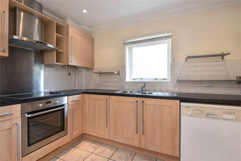 Property photo 2 of 13 Picture No. 23