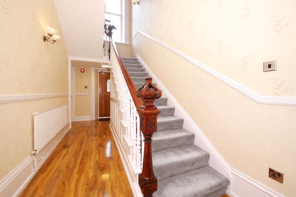 Property photo 3 of 45 Picture No. 69