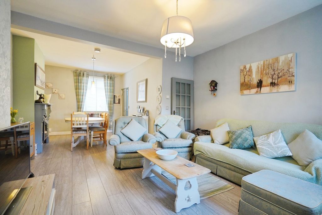 Property photo 2 of 17 Pbox-Img.Jpg