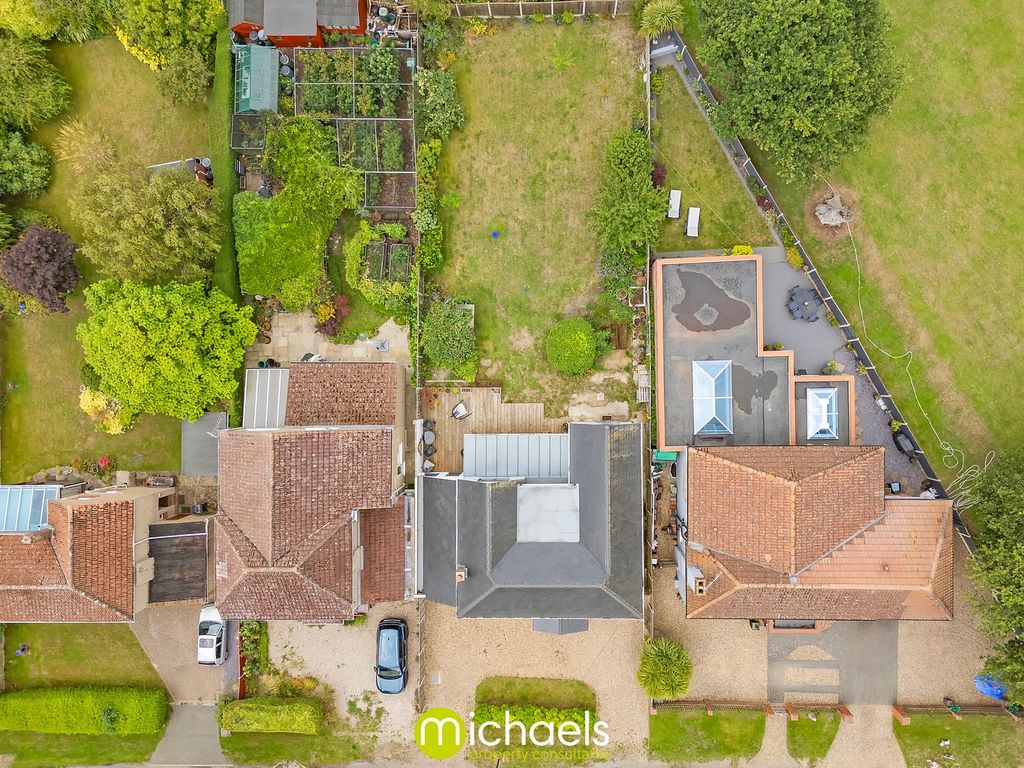 Property photo 3 of 35