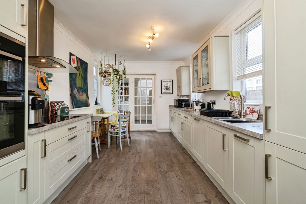 Property photo 3 of 23