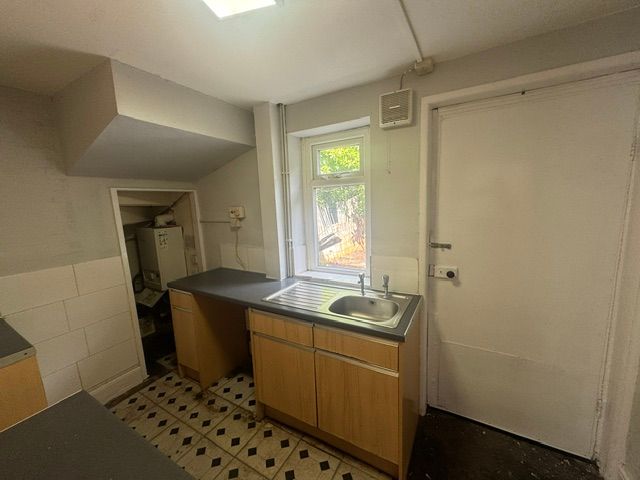 Property photo 3 of 7 Entrance Porch