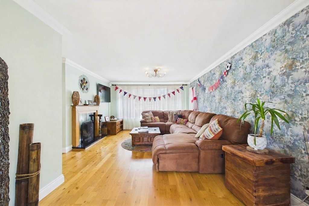 Property photo 2 of 16 Picture No. 02