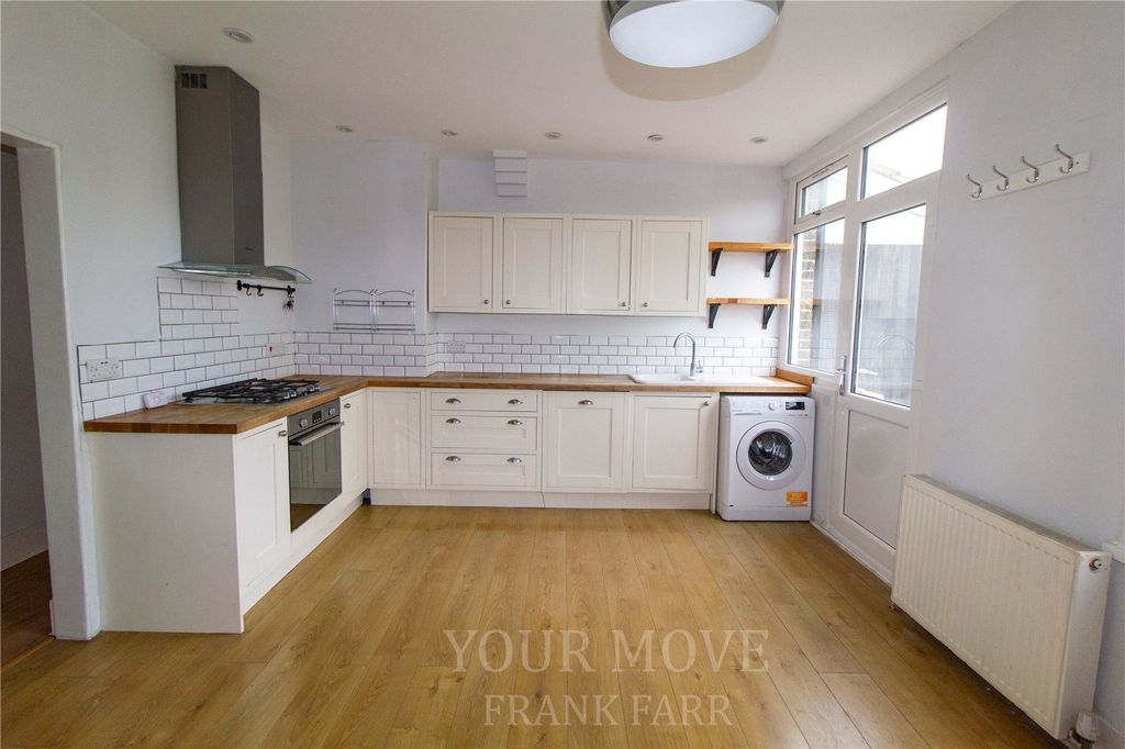 Property photo 3 of 10 Kitchen Area