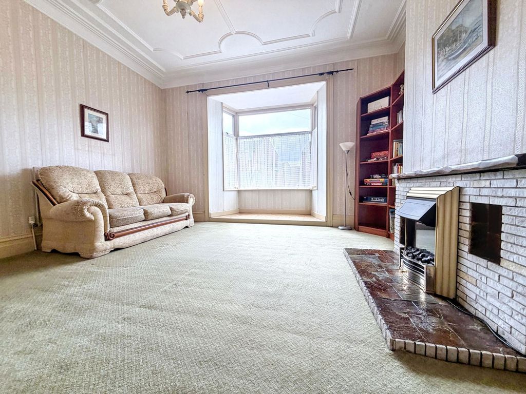 Property photo 2 of 29