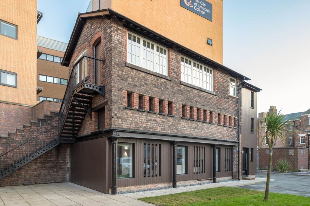 Property photo 1 of 45