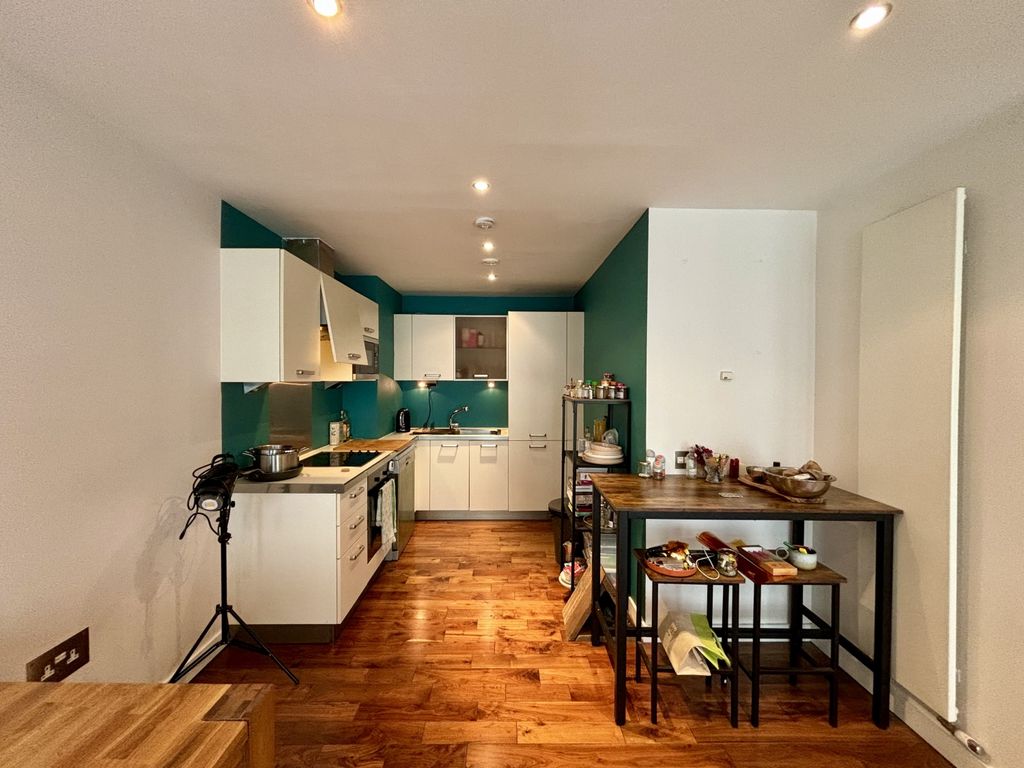 Property photo 2 of 13 Image00014