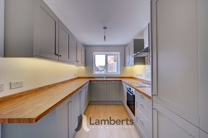 Property photo 2 of 19 Kitchen