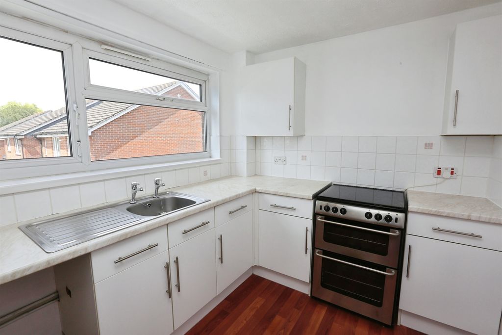 Property photo 3 of 16