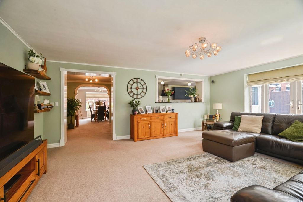 Property photo 3 of 18 Pbox-Img.Jpg
