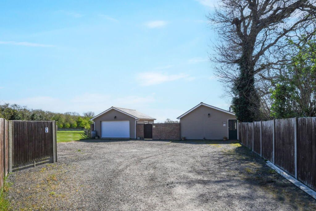 Property photo 2 of 26