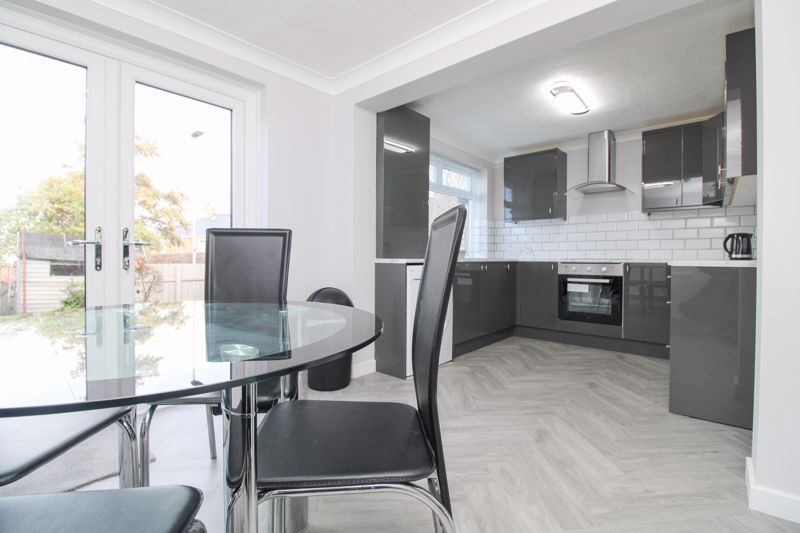 Property photo 3 of 11 Kitchen/Diner