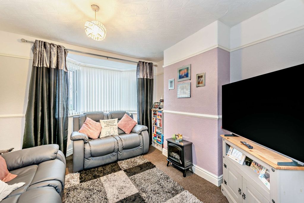 Property photo 3 of 23