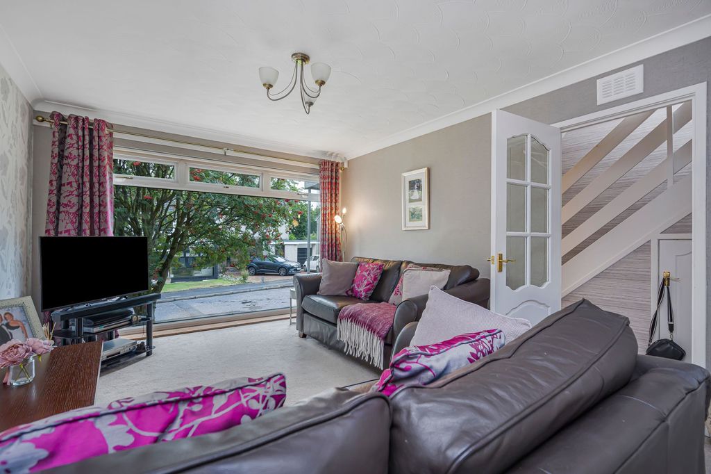 Property photo 2 of 34