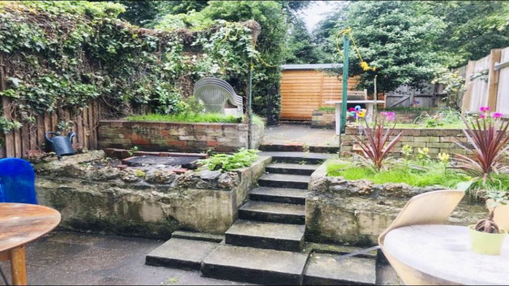 Property photo 1 of 13 Spacious Rooms In Putney