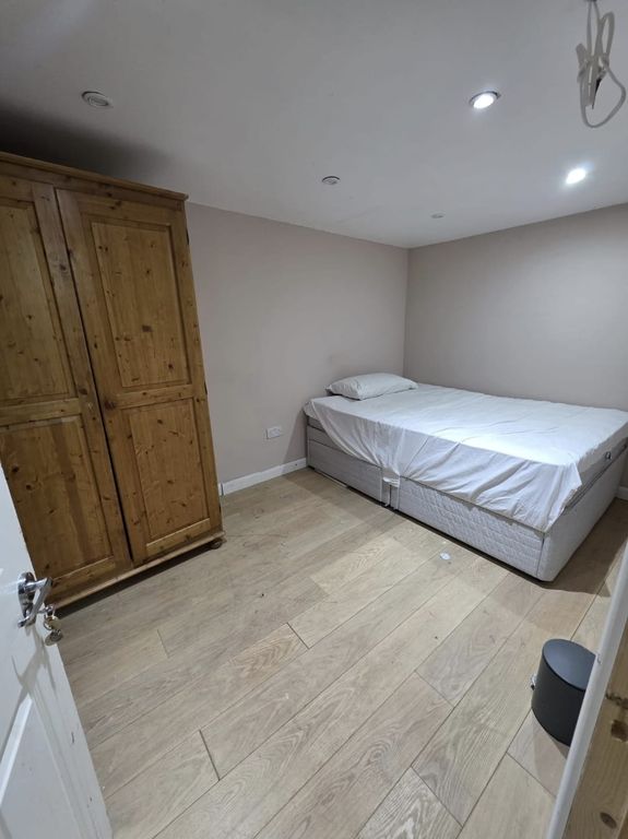 Property photo 1 of 3