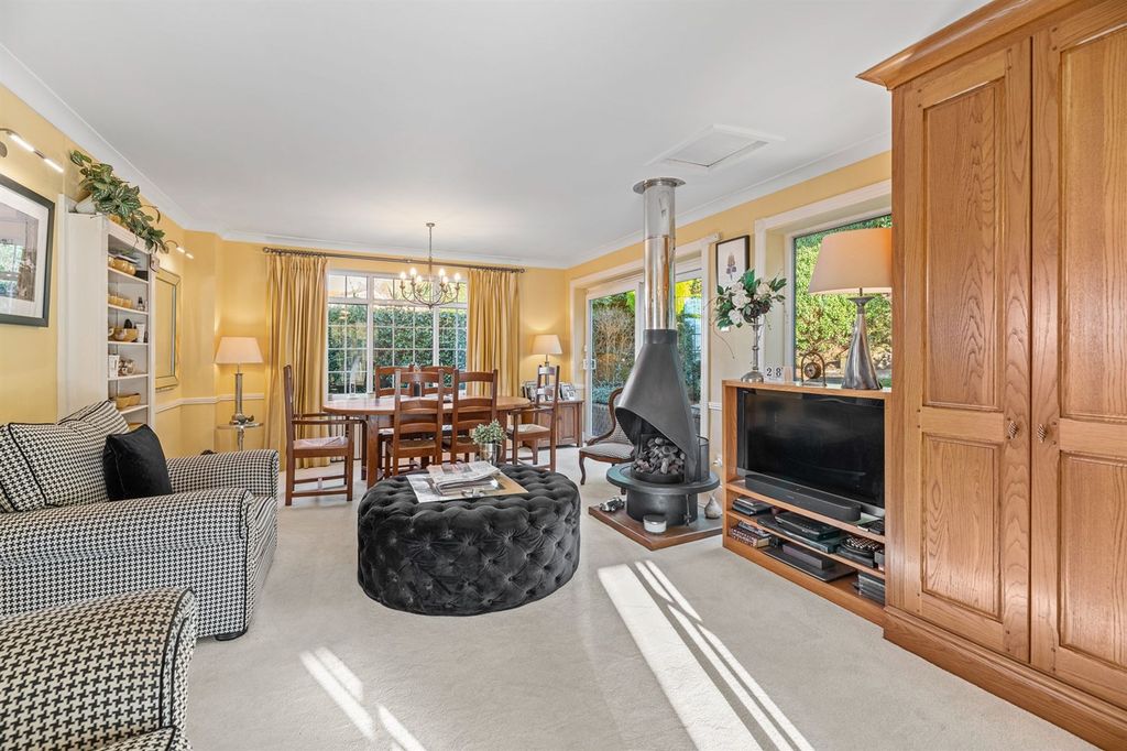 Property photo 3 of 27