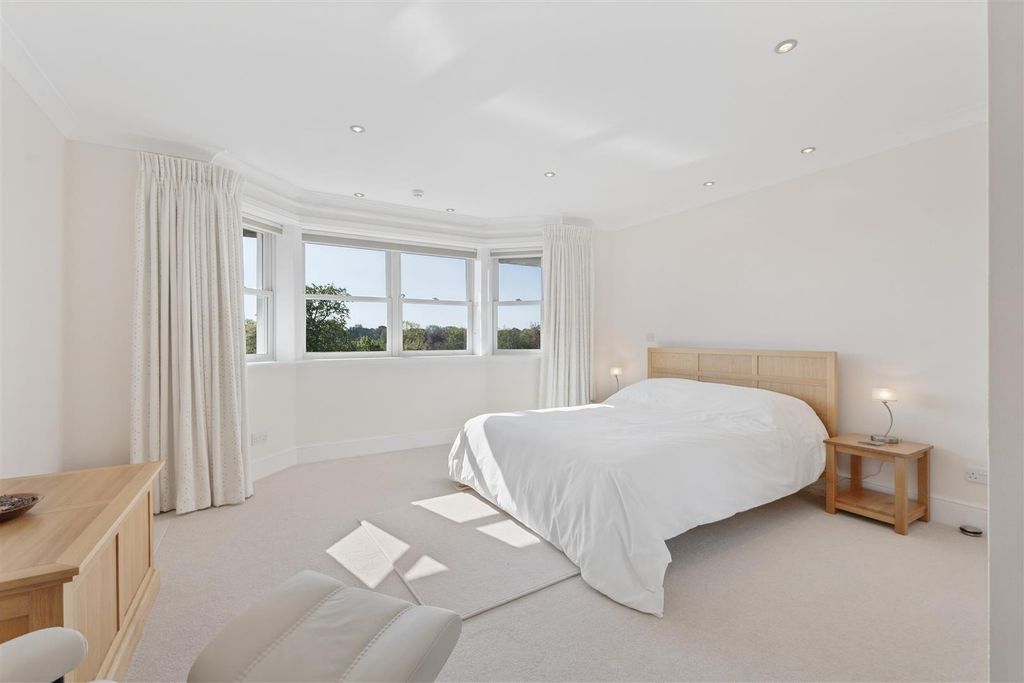 Additional image 17 of 5 bed detached house for saleThe Avenue, Petersfield GU31