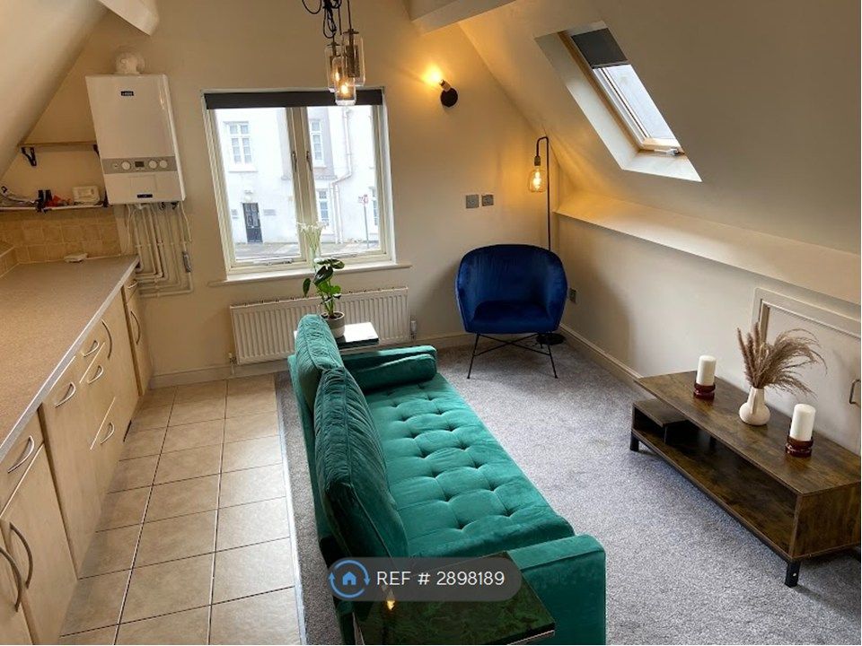 Property photo 2 of 10