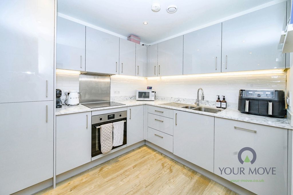 Property photo 2 of 14 Pbox-Img.Jpg