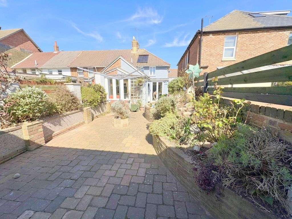 Property photo 3 of 31