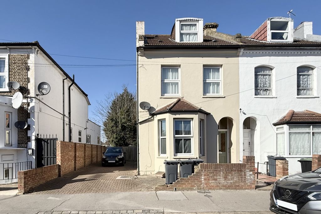 Property photo 1 of 18 1