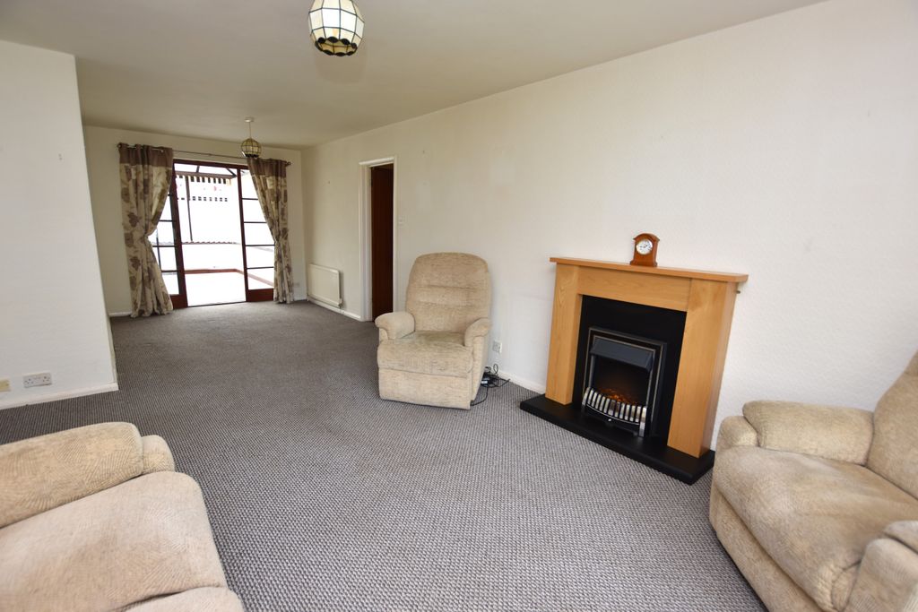 Property photo 3 of 16