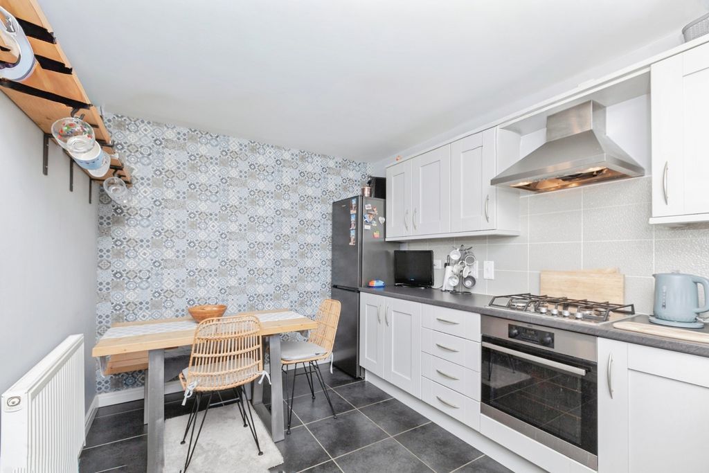 Property photo 3 of 18 Pbox-Img.Jpg