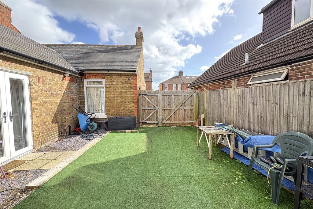 Property photo 3 of 14 Picture No. 18