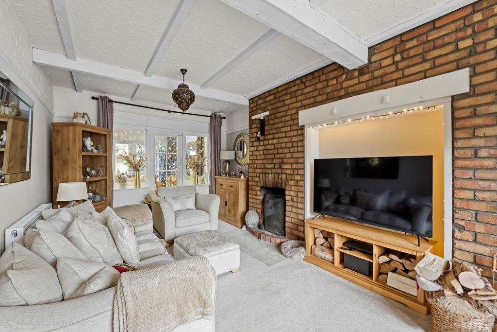 Property photo 2 of 21