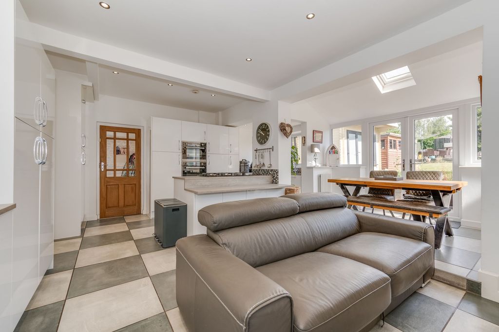 Property photo 1 of 30