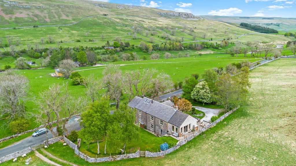 Property photo 2 of 37 Dji_0221.Jpg
