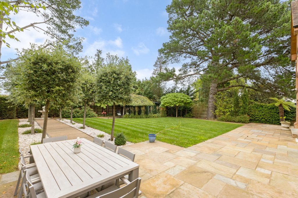 Property photo 3 of 25