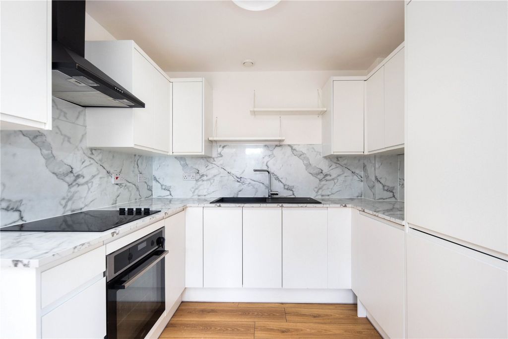 Property photo 2 of 8 Kitchen