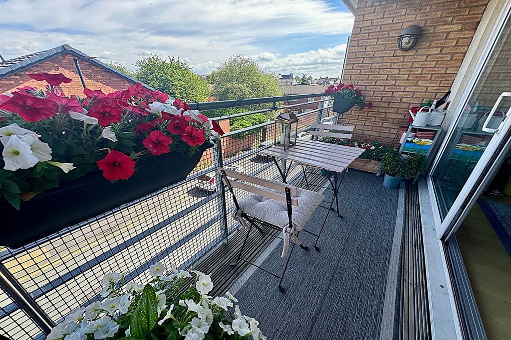 Property photo 3 of 14 Balcony