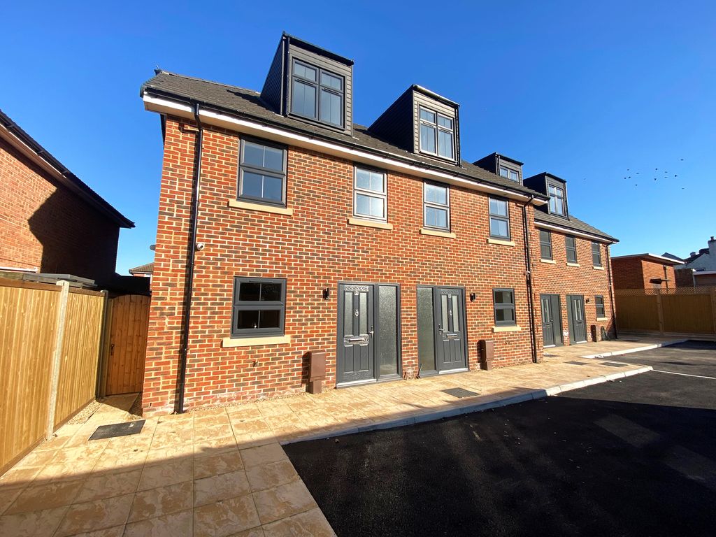 Property photo 1 of 14 15