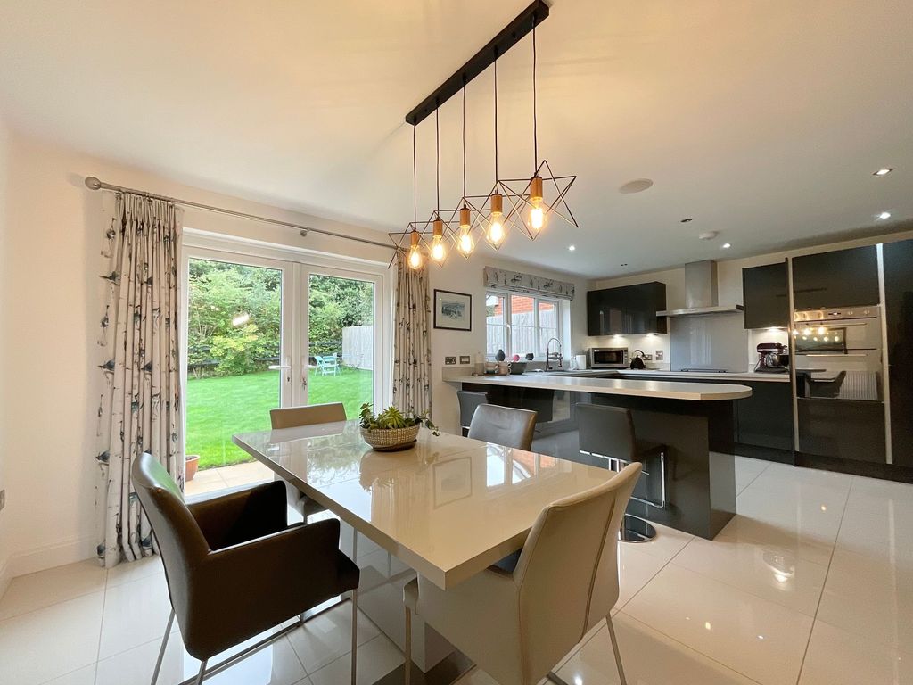 Property photo 2 of 23