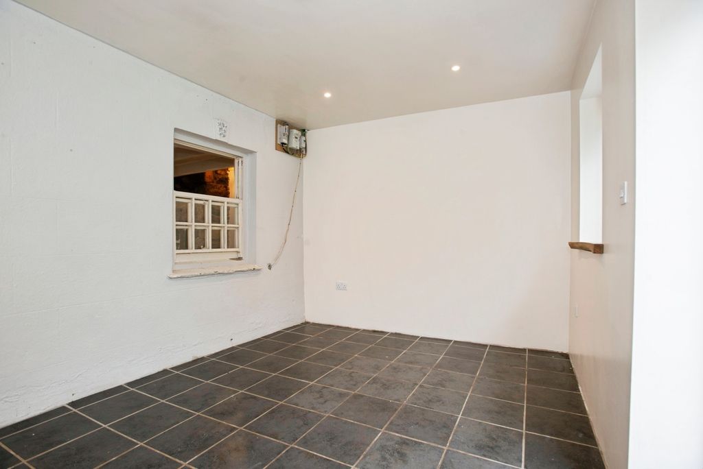 Property photo 3 of 22 Dining Room