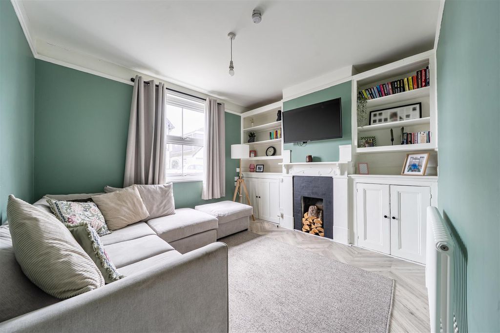 Property photo 2 of 16 Living Room