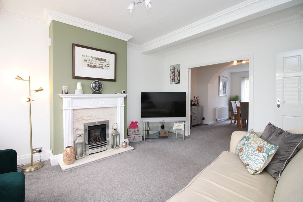 Property photo 1 of 25