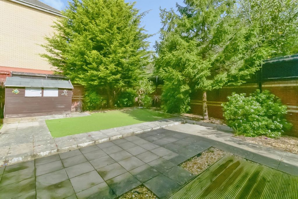 Property photo 2 of 17