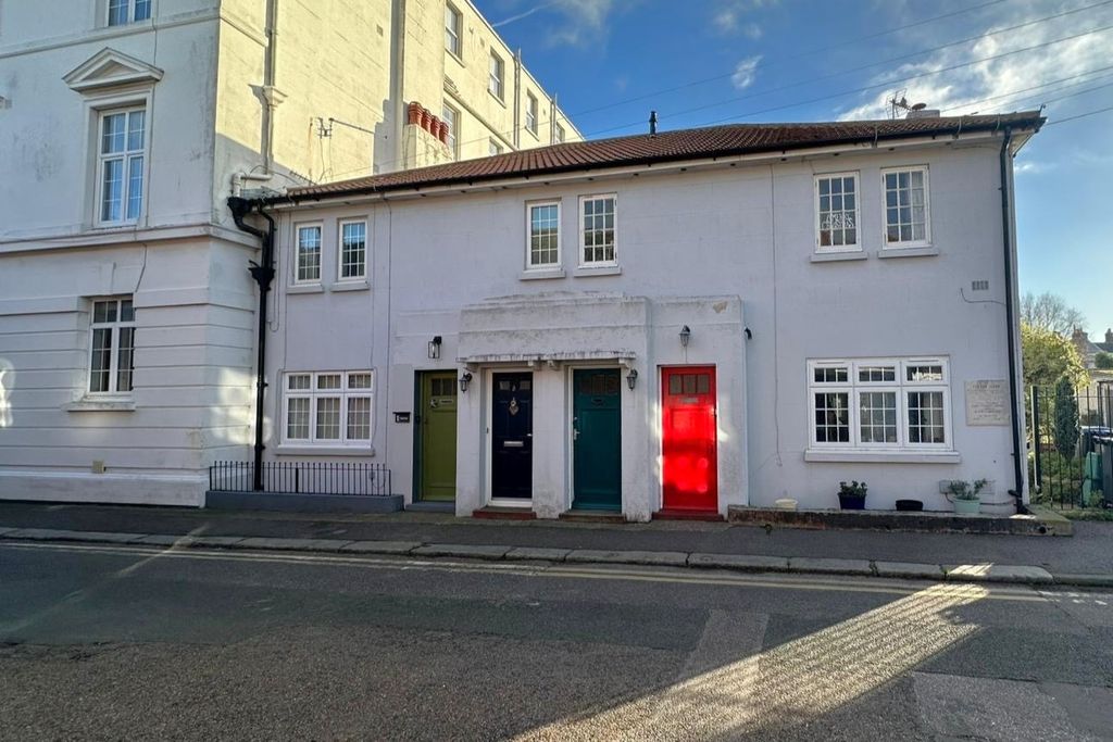 Property photo 1 of 10 Photo 2