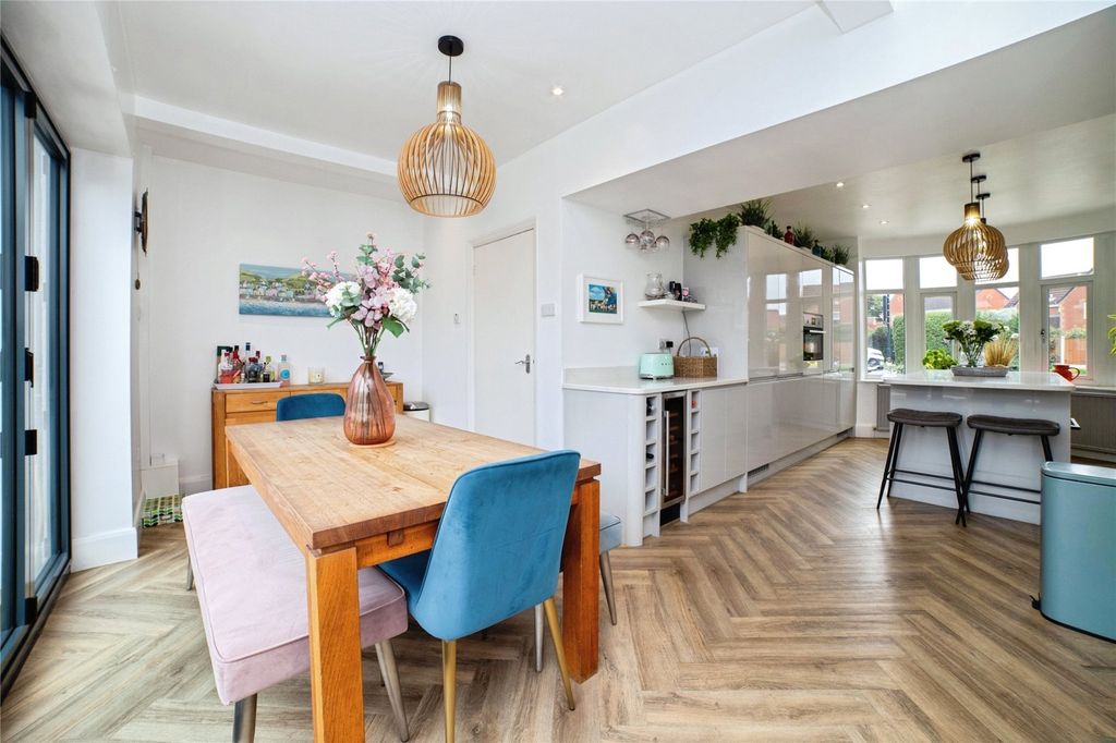 Property photo 3 of 17 Kitchen Diner