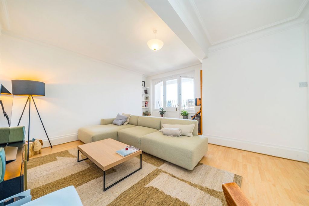 Property photo 2 of 9