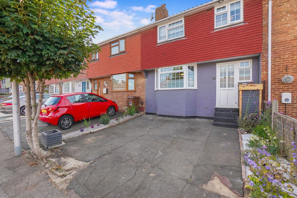 Property photo 1 of 44