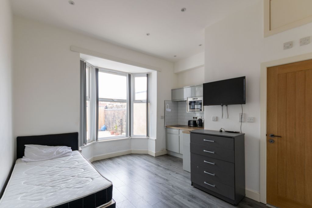 Property photo 1 of 6 Img_8873_1
