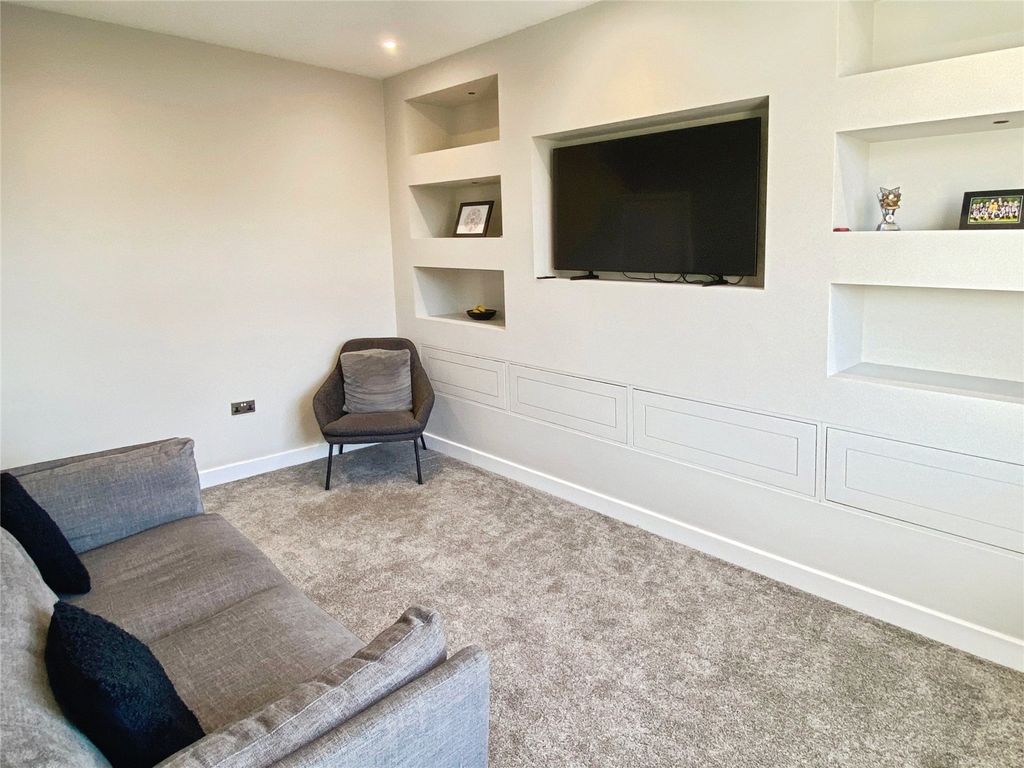 Property photo 3 of 11 Picture No. 10