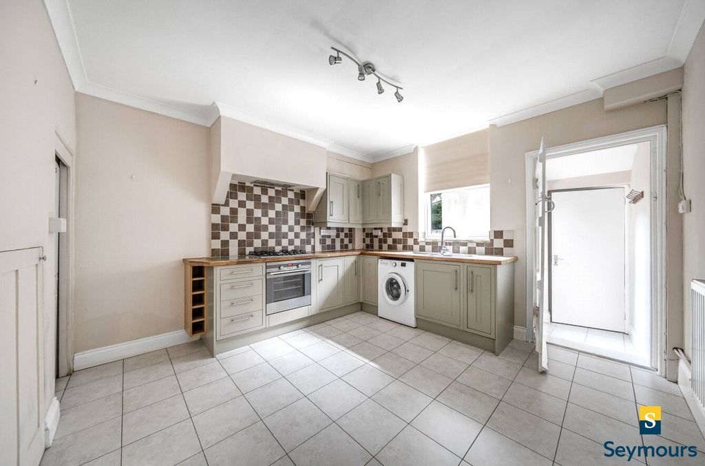 Property photo 3 of 13 Kitchen/Dining