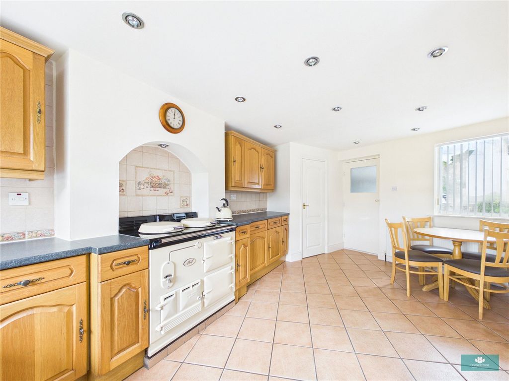 Property photo 2 of 24 Picture No. 46